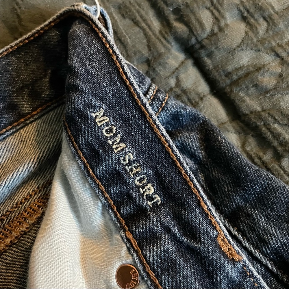 Like New AE Shorts - Picture 4 of 7